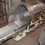 Smalley 20 in Dia S/S Coating Drum w/ Powder Applicator, Vibratory Infeed & Discharge