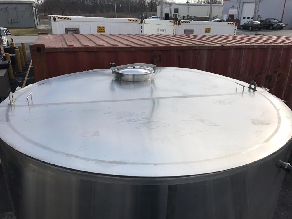 UNUSED 1,650 Gallon Vertical S/S Insulated Tank