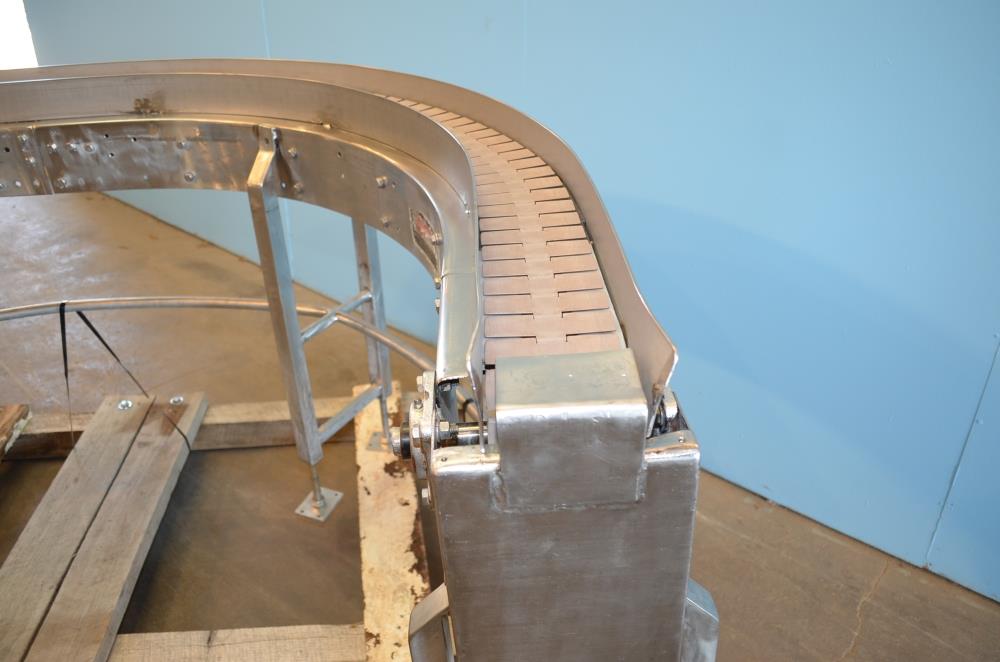 Arrowhead 180 Turn 4 1/2 in W Delrin Table Top Chain Conveyor