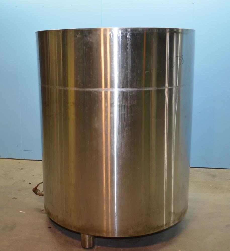 700 Gallon S/S Vertical Single Wall Insulated Tank.