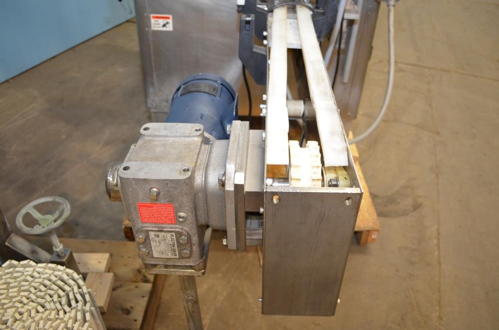 Resina Model NRU40 (8) Quill Inline Spindle Capper with Cap Orientor and Hopper