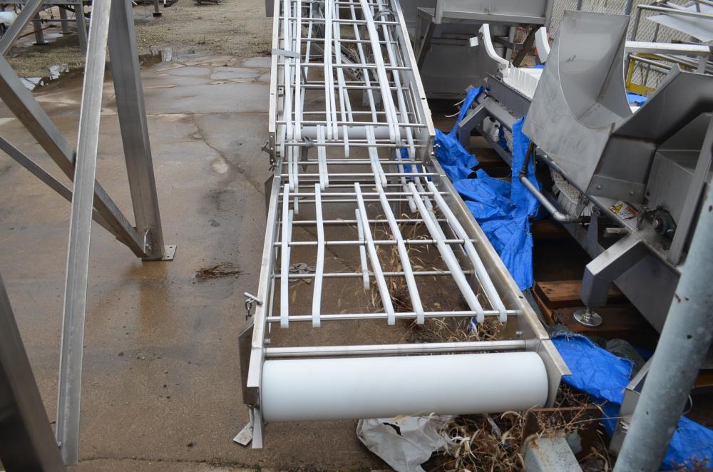 18 in W x 17 ft L S/S Sanitary Belt Incline Conveyor