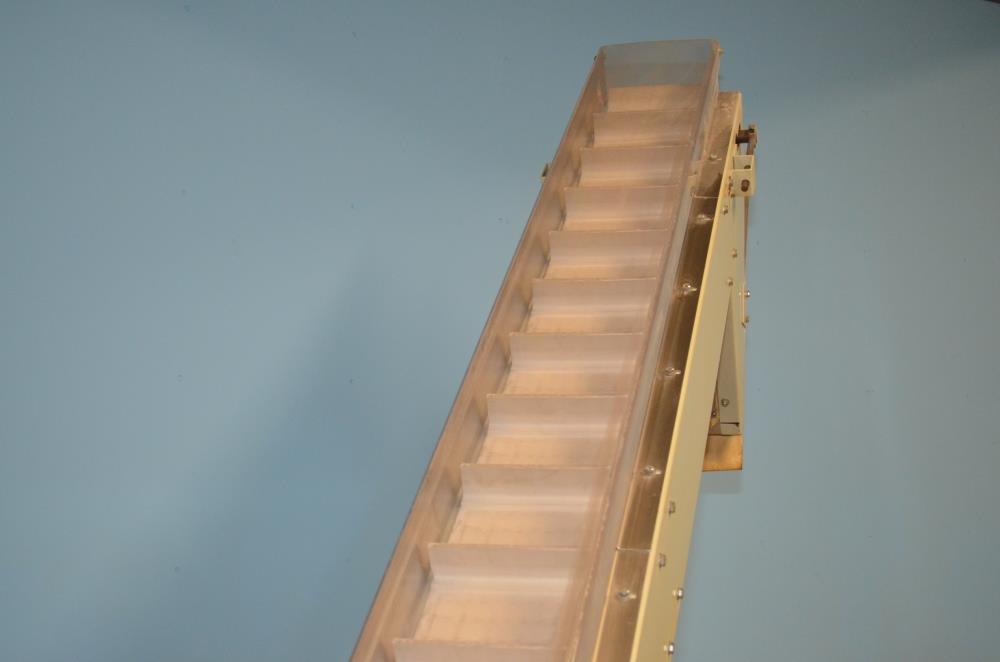 Hoppmann Model EP 8 in W Incline Conveyor with S/S Feed Hopper