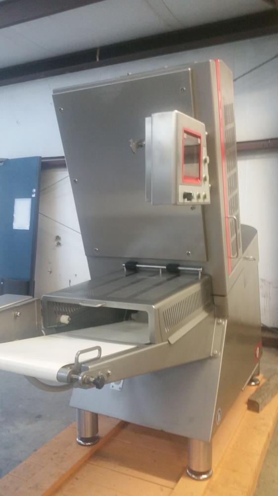 Treif Model Divider440 S/S 1760 CPM Stacking and Shingle Slicer For Meat