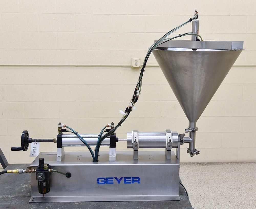 Geyer Accu-Master S/S Pneumatic Single Piston Filler with 20 Gallon Hopper