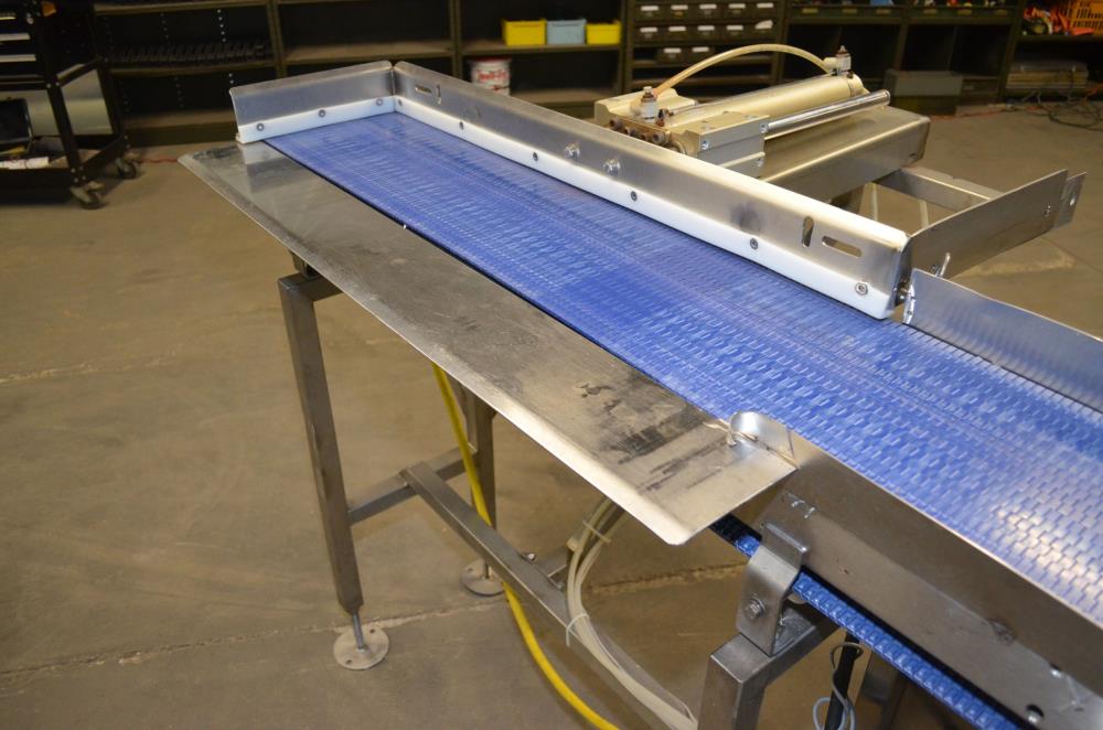 10 in W x 124 in L Plastic Interlocking Chain Flat Conveyor