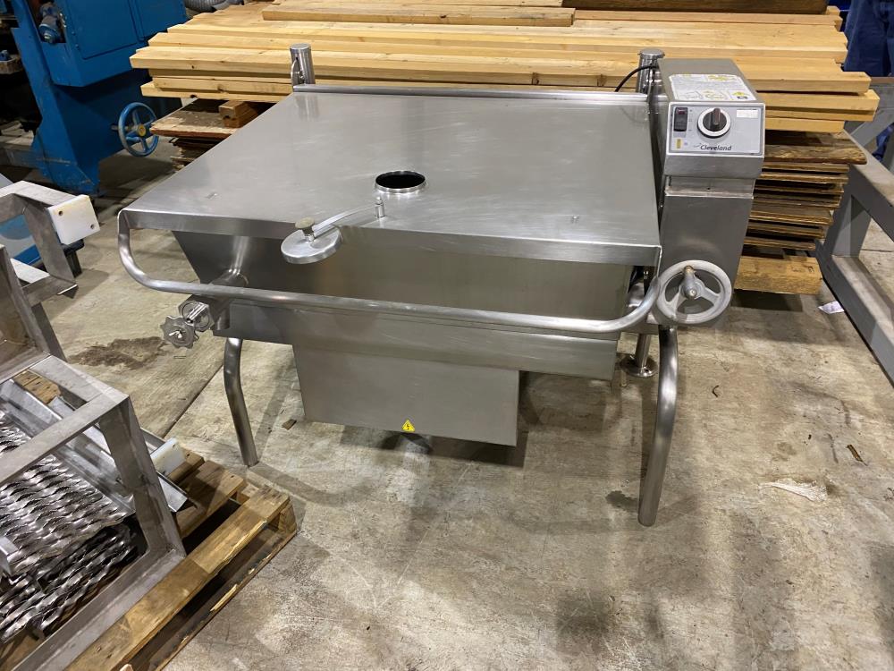 Cleveland S/S Braising Pan with Tilt Discharge