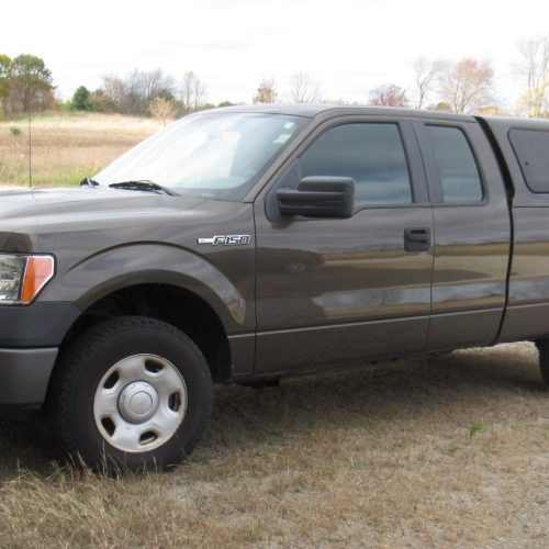 2009 Ford F150XL Extended Cab 4 x 4 Pickup Truck