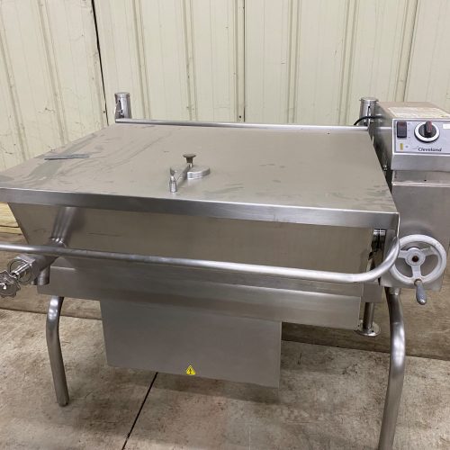 Cleveland 36.5 in W x 30 in L x 9 in D S/S Tilting Braising Pan