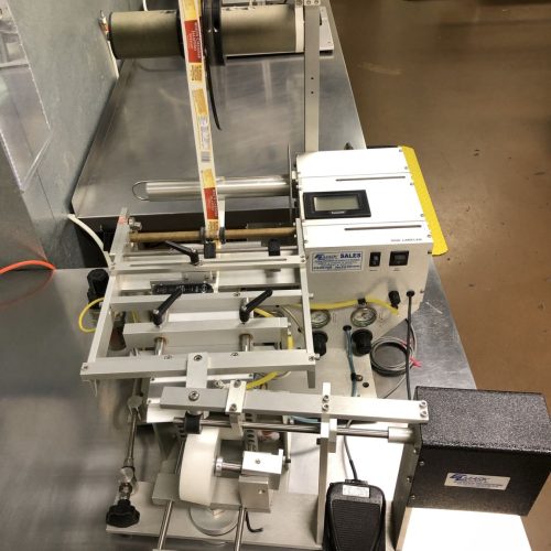Universal Model R310FB Table Top Front and Back Labeler